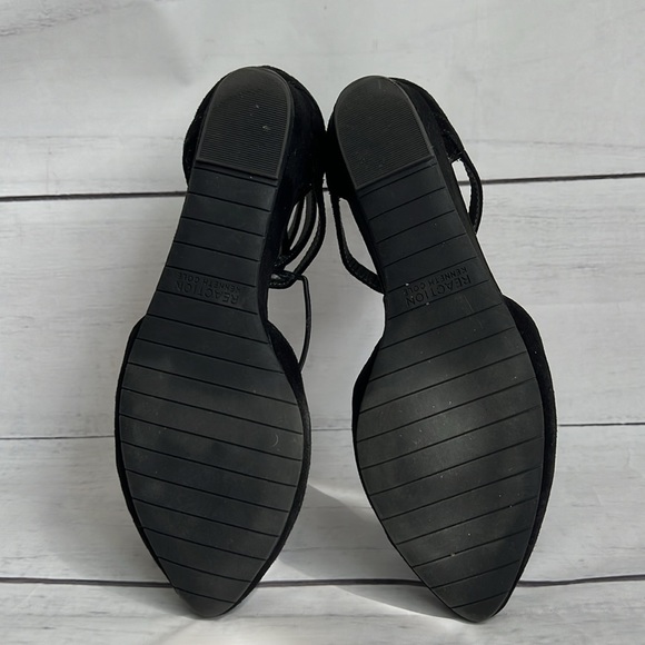 Reaction Kenneth Cole Black Heel With String Suede US 6.5 Med - Picture 9 of 10